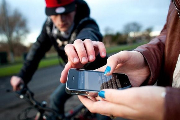 Mơ thấy mất điện thoại nên chọn số đề nào?