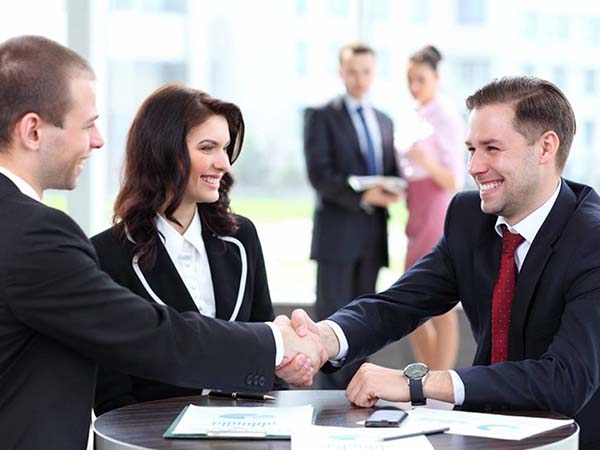 Các trường hợp nằm mơ đồng nghiệp cũ và điềm báo tương ứng